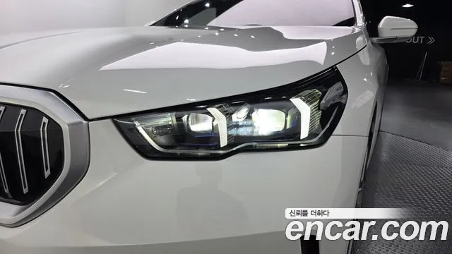 BMW 5-Series — Фото автомобиля 19