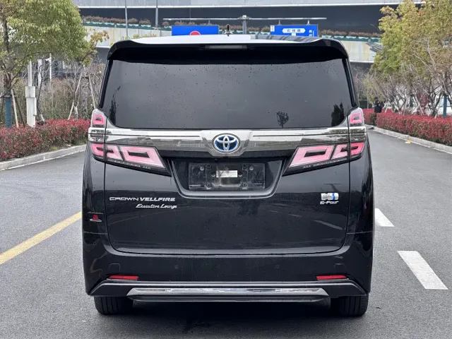 Toyota Vellfire — Фото автомобиля 27