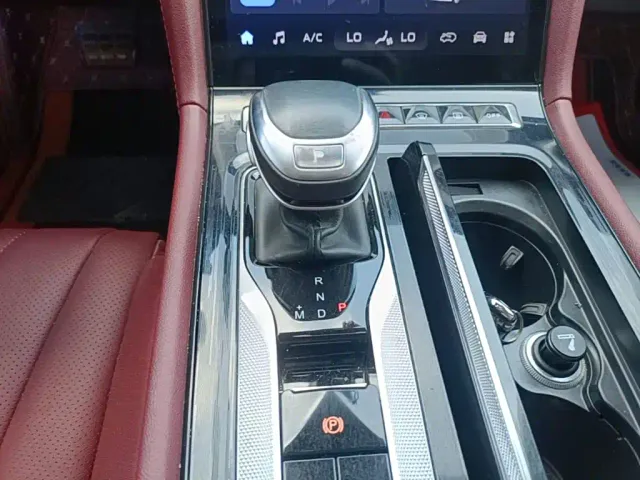 Hongqi H5 — Фото автомобиля 13