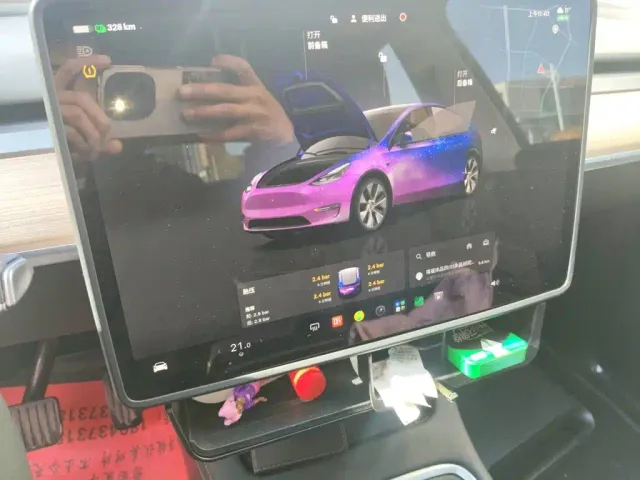 Tesla Model Y — Фото автомобиля 7