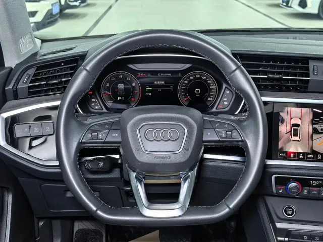 Audi Q3 — Фото автомобиля 12