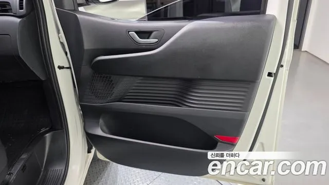 Hyundai Staria Staria 4WD Tourer 9 мест — Фото автомобиля 23