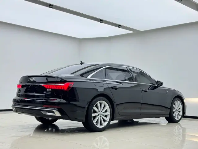Audi A6L — Фото автомобиля 13