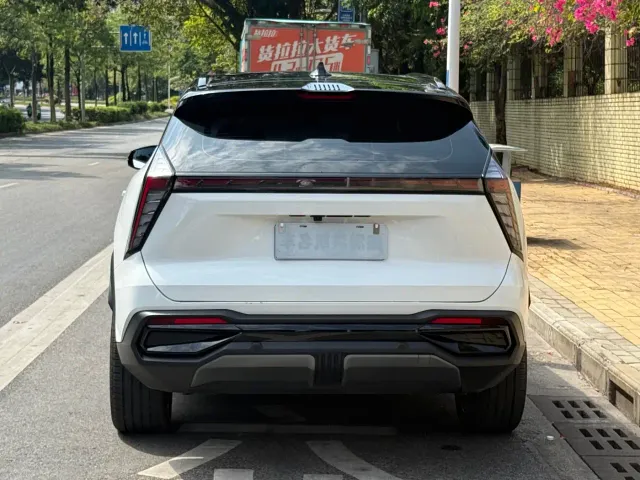 Geely Boyue L — Фото автомобиля 5