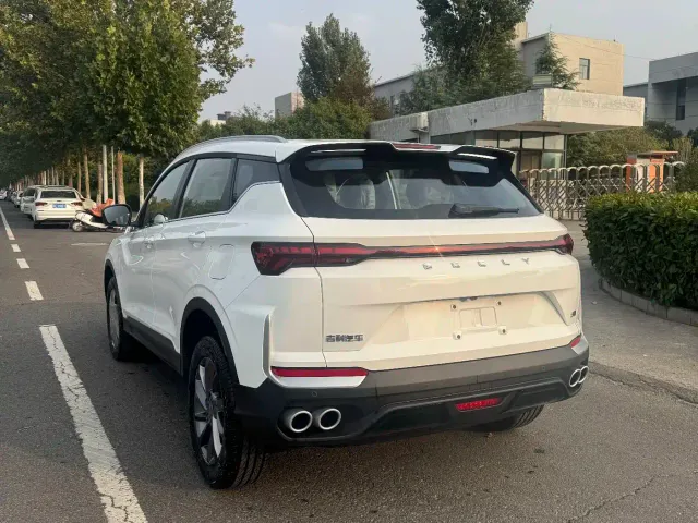 Geely Binyue — Фото автомобиля 5