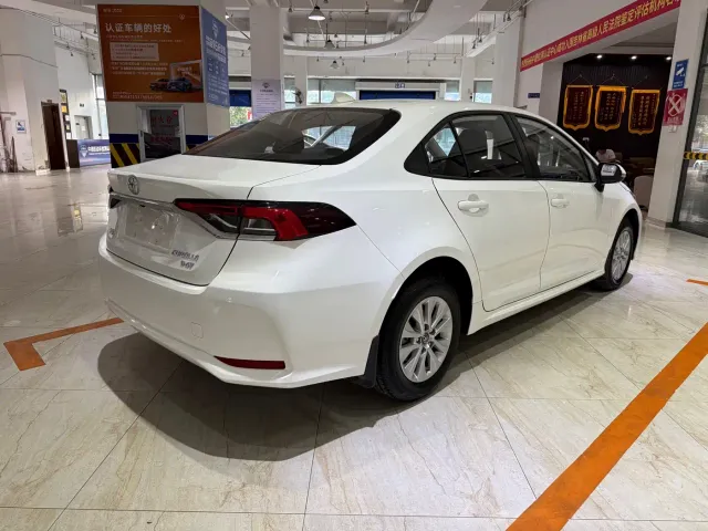 Toyota Corolla — Фото автомобиля 4