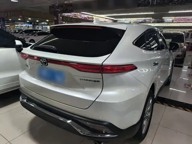 Toyota Harrier — Фото автомобиля 4
