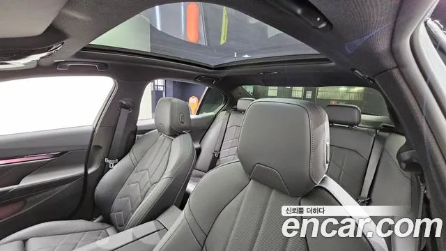 BMW 5-Series — Фото автомобиля 17