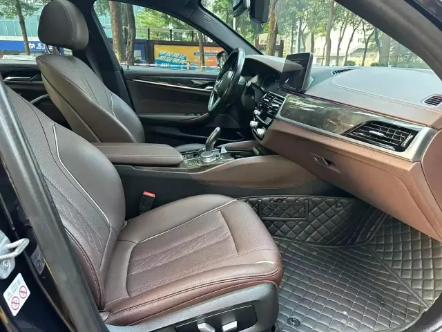 BMW 5 Series — Фото автомобиля 8