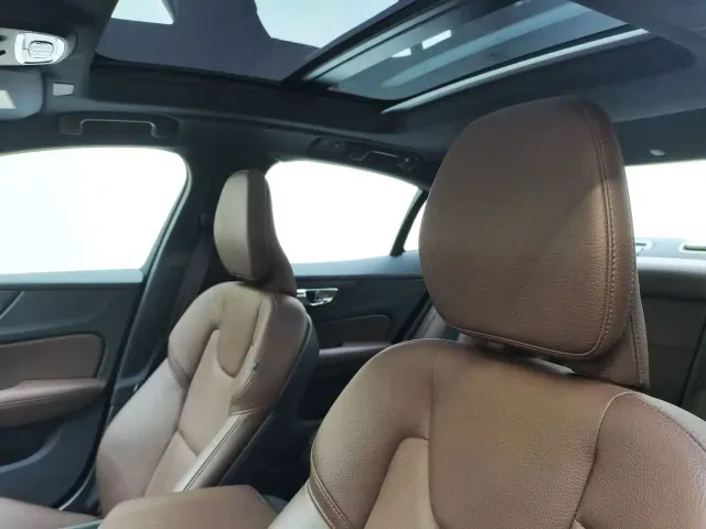 Volvo Volvo S60 2022 B4 Smart Comfort Luxury Edition — Фото автомобиля 13