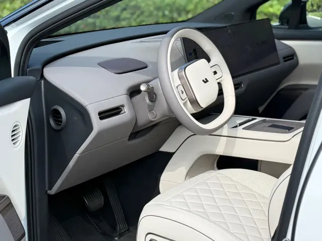 Li Auto i9 — Фото автомобиля 4