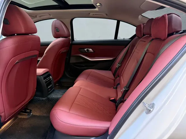 BMW 3 Series — Фото автомобиля 10