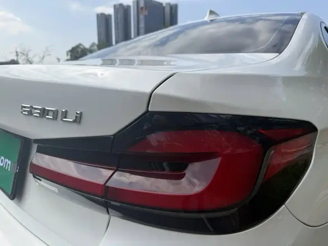 BMW 5 Series — Фото автомобиля 15