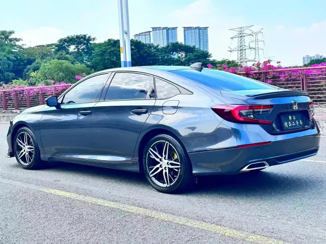 Honda Accord — Фото автомобиля 5