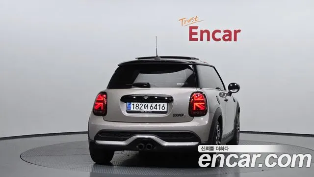 Mini Cooper — Фото автомобиля 4
