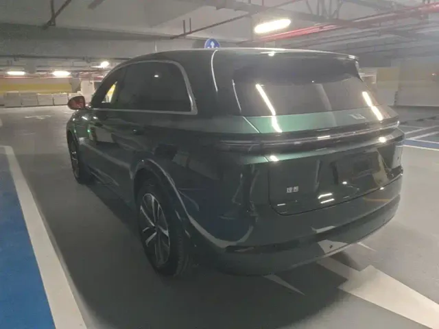 Li Auto L7 — Фото автомобиля 4
