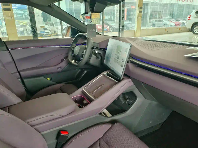 Xpeng P7 — Фото автомобиля 23