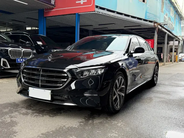 Фотография автомобиля — Mercedes-Benz E-Class