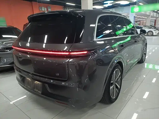 Li Auto L8 — Фото автомобиля 6
