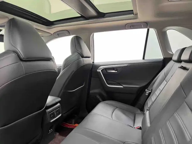 Toyota Wildlander — Фото автомобиля 13