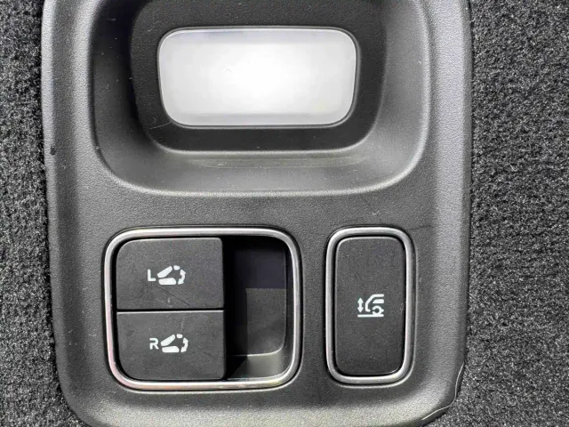 Li Auto L9 — Фото автомобиля 23
