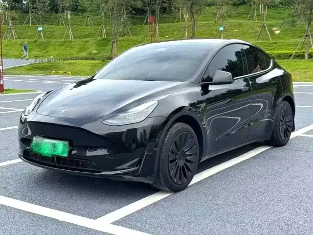 Фотография автомобиля — Tesla Model Y