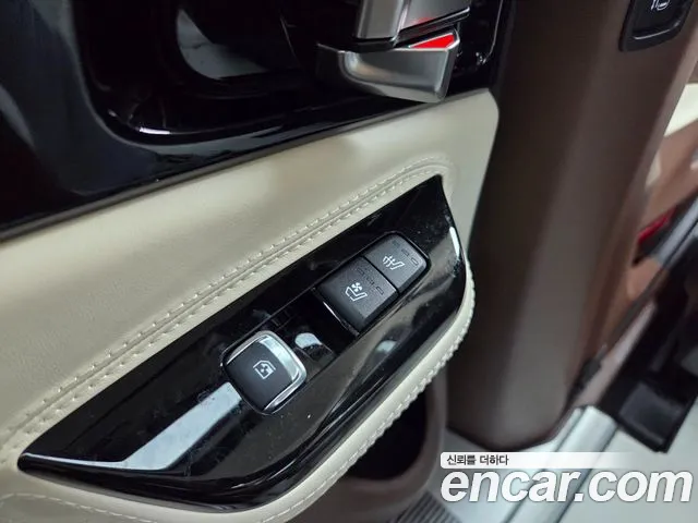 Kia Carnival Generation 4 — Фото автомобиля 8