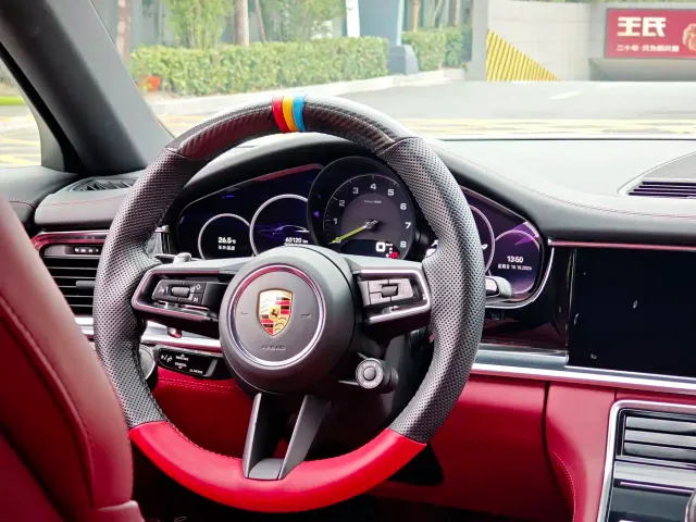 Porsche Panamera — Фото автомобиля 10