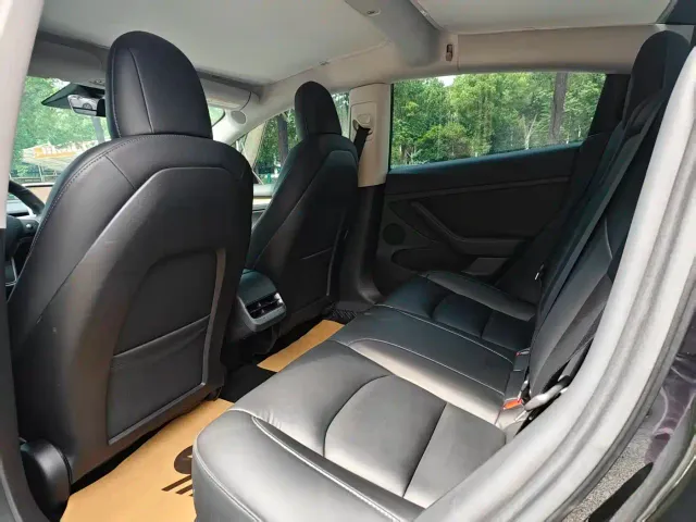Tesla Model 3 — Фото автомобиля 6