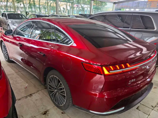 BYD Han — Фото автомобиля 14
