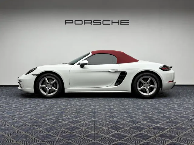 Porsche 718 — Фото автомобиля 4