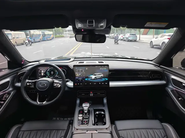 GAC Trumpchi GS8 — Фото автомобиля 11