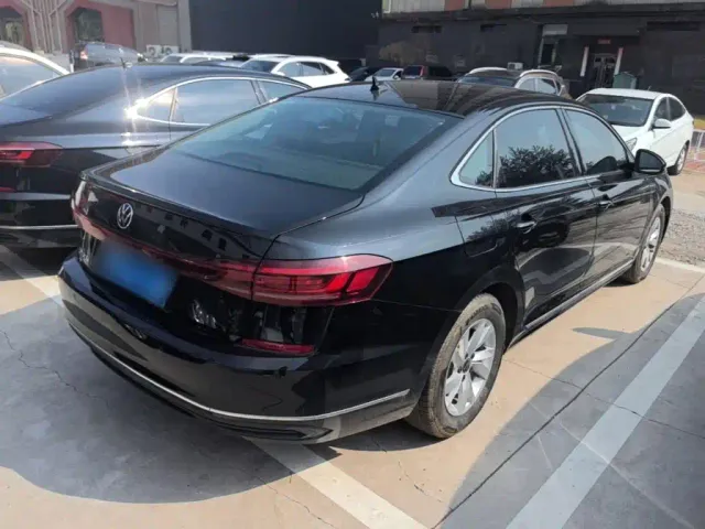Volkswagen Passat — Фото автомобиля 6