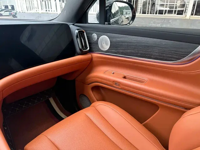 AITO Wenjie AITO M9 2024 Range Extender Ultra 52kWh 6-seater — Фото автомобиля 13