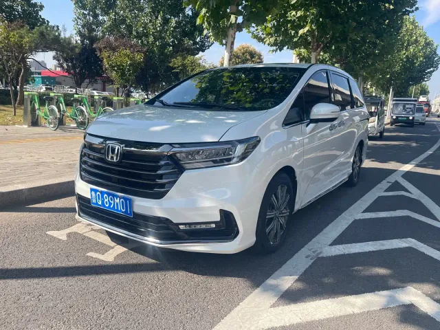 Honda Odyssey — Фото автомобиля 3