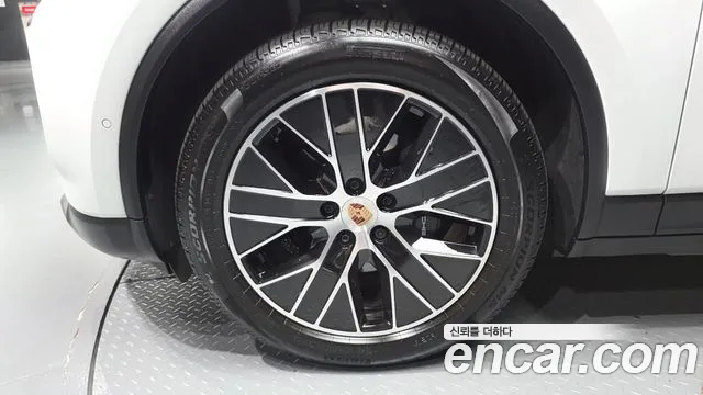 Porsche Macan — Фото автомобиля 5