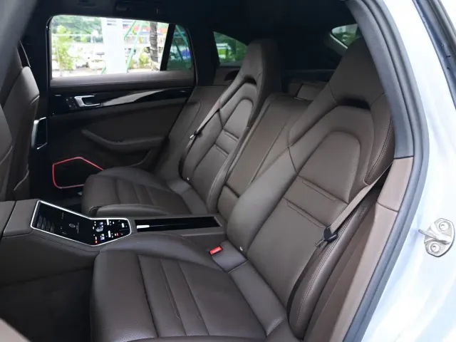 Porsche Panamera — Фото автомобиля 19