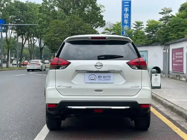 Nissan X-Trail — Фото автомобиля 6