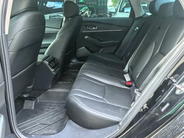 Honda Accord — Фото автомобиля 6