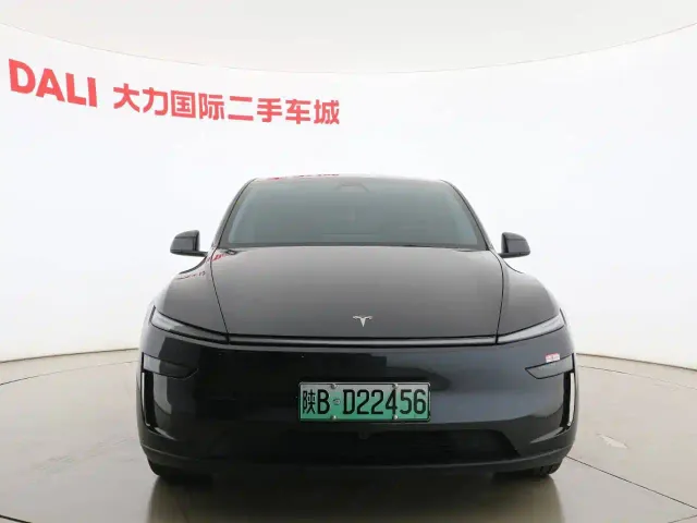 Tesla Model Y — Фото автомобиля 2