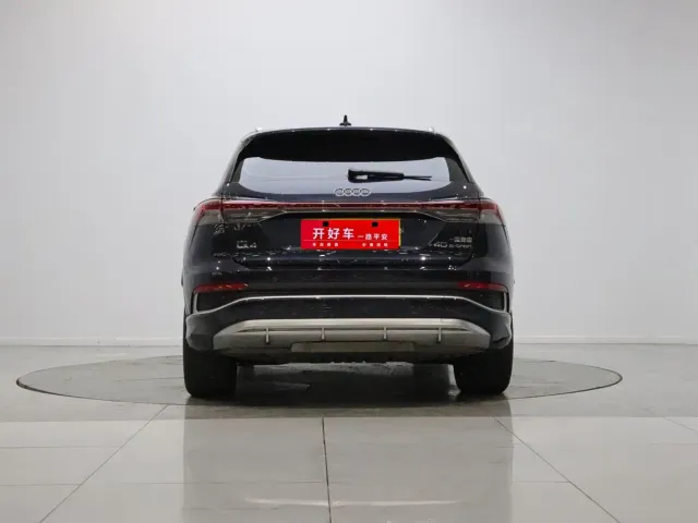 Audi Q4 e-tron — Фото автомобиля 5