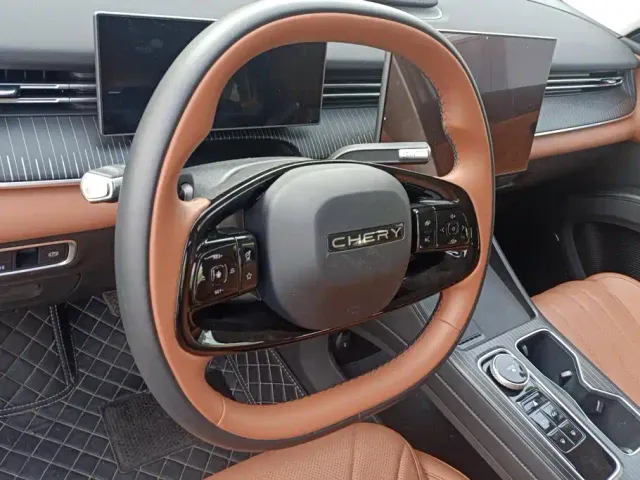 Chery Tiggo 8 — Фото автомобиля 15