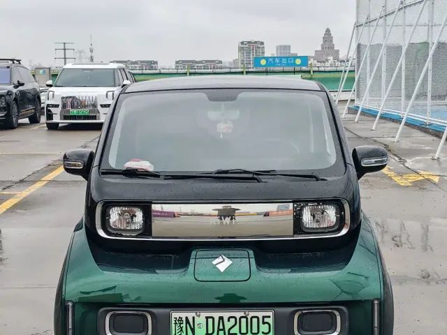 Фотография автомобиля — Baojun KiWi EV