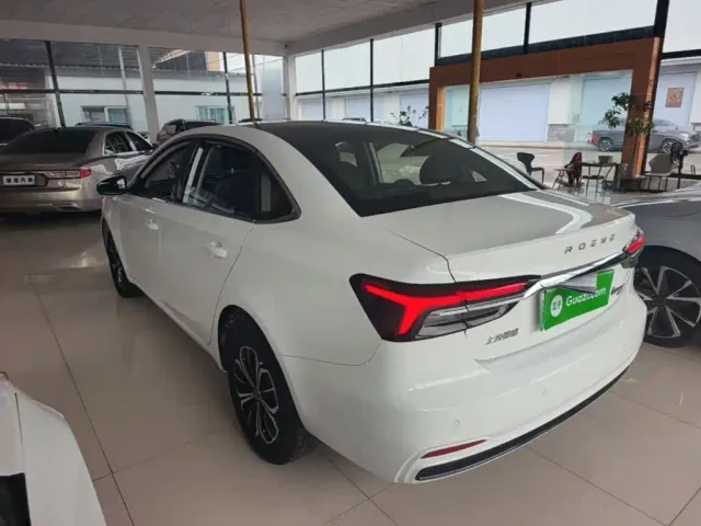 Roewe i6 MAX EV — Фото автомобиля 4
