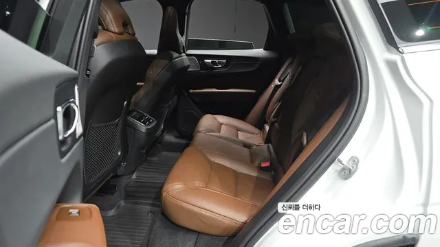 Volvo XC60 2nd Gen — Фото автомобиля 18