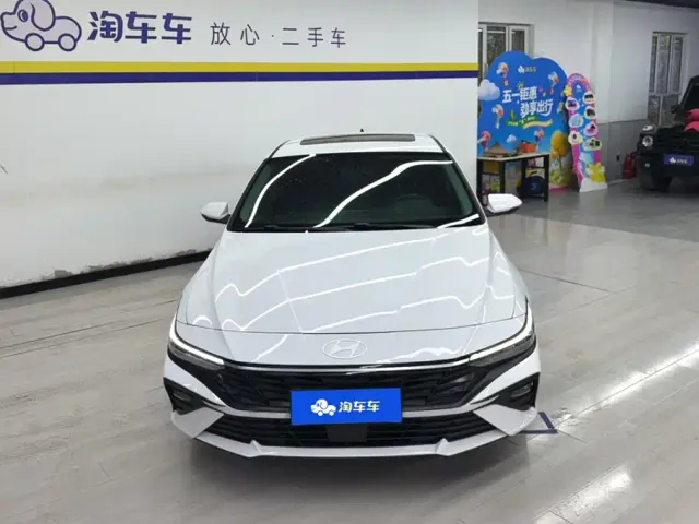Hyundai Elantra — Фото автомобиля 2