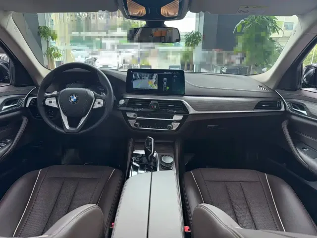 BMW 5 Series — Фото автомобиля 3