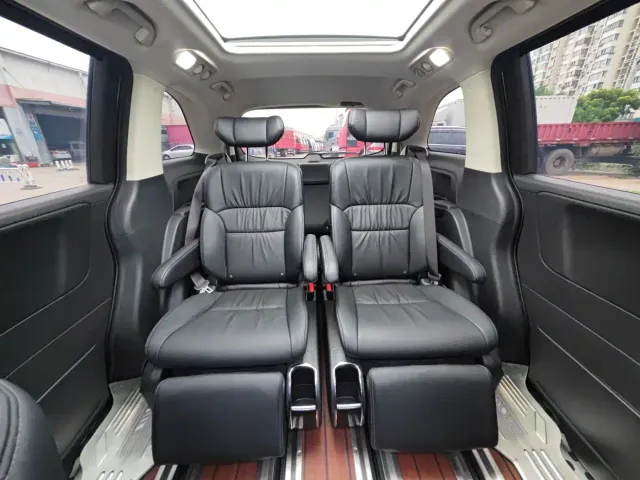 Honda Odyssey — Фото автомобиля 11