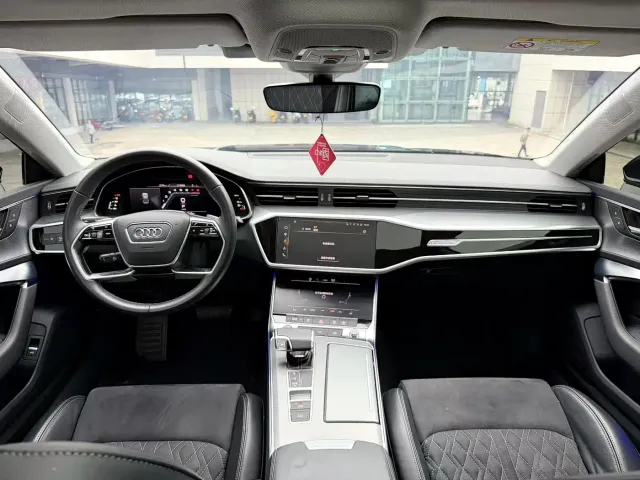 Audi A7L — Фото автомобиля 5