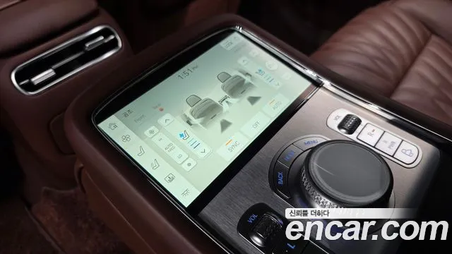 Genesis G90 Бензин 3.5 турбо AWD — Фото автомобиля 27